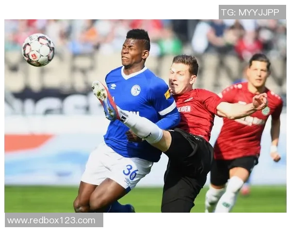 沙尔克04主场2-0击败汉诺威96,完美展现球队风采! 沙尔克04主场2-0击败汉诺威96,完美展现球队风采!