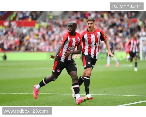 聚焦CSGOV5战队意识提升与战术创新的深度探讨 聚焦CSGOV5战队意识提升与战术创新的深度探讨